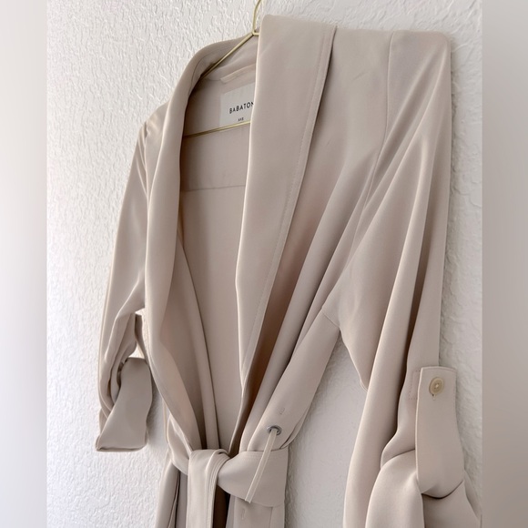 NWOT Aritzia New Kahlo Robe (XXS Matte Pearl) - Picture 6 of 11